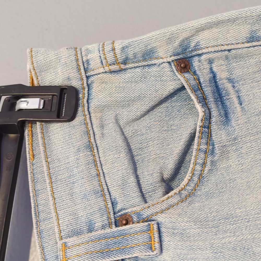 Levi's Light Wash Button Fly Straight Leg Blue Denim with Tan Label 5M Juniors - Picture 8 of 15